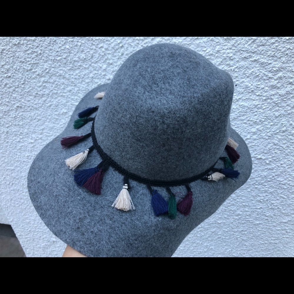 Gray tassel hat